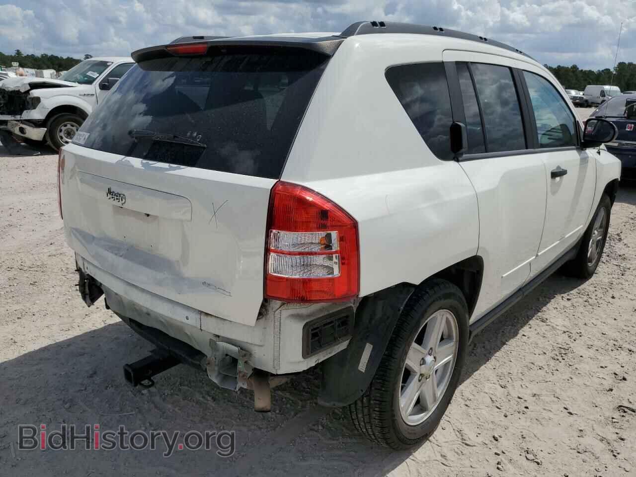 2008 JEEP COMPASS - VIN: 1J8FT47WX8D784090 - Фото 4