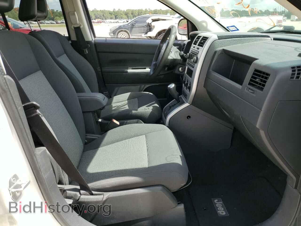 2008 JEEP COMPASS - VIN: 1J8FT47WX8D784090 - Фото 5