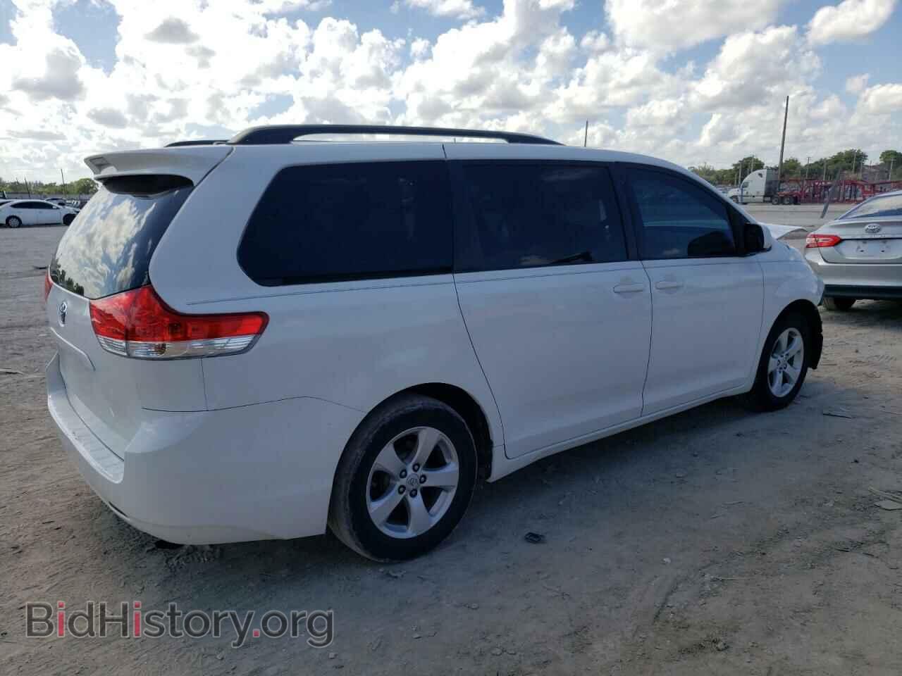 2011 TOYOTA All Models - VIN: 5TDKK3DC4BS069430 - Фото 3