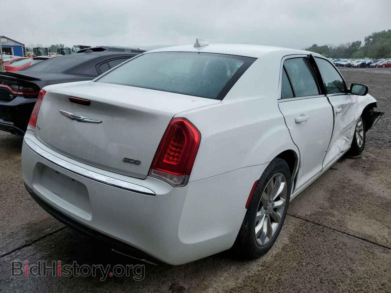 2016 CHRYSLER 300 - VIN: 2C3CCARG9GH269988 - Фото 4