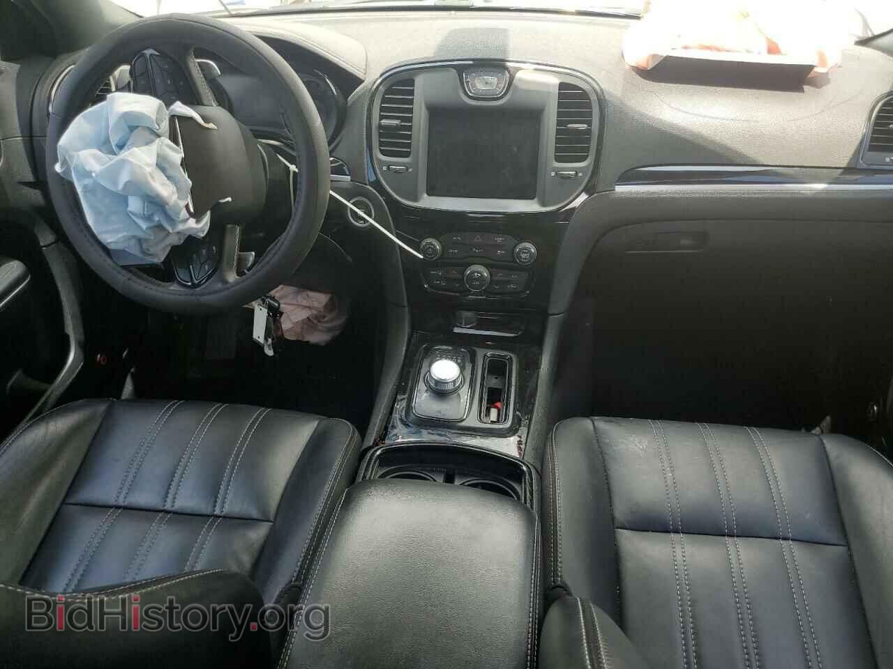 2018 CHRYSLER 300 - VIN: 2C3CCABG2JH269641 - Фото 8