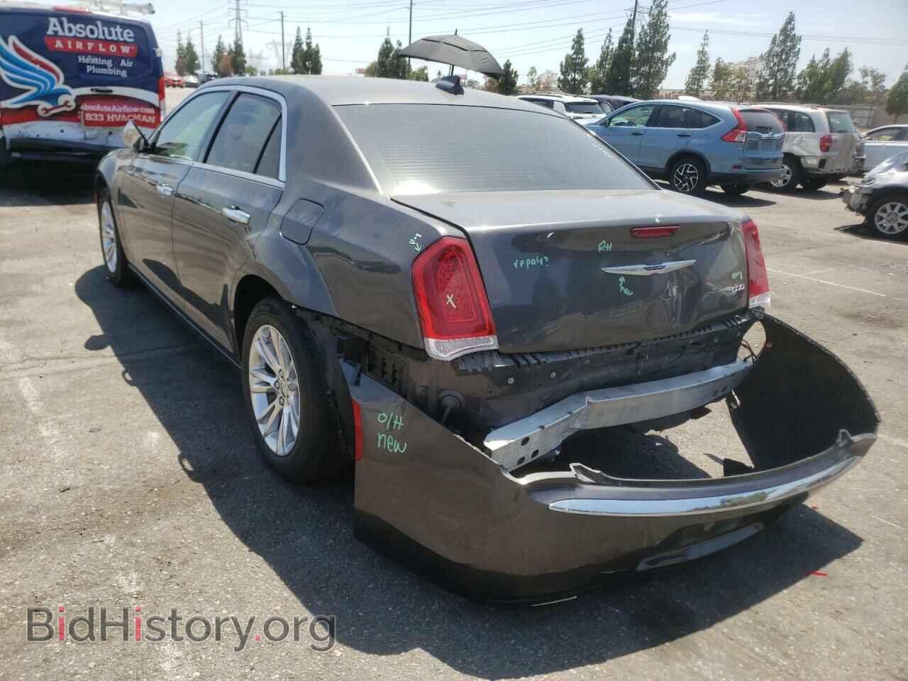2019 CHRYSLER 300 - VIN: 2C3CCAEGXKH566086 - Фото 3