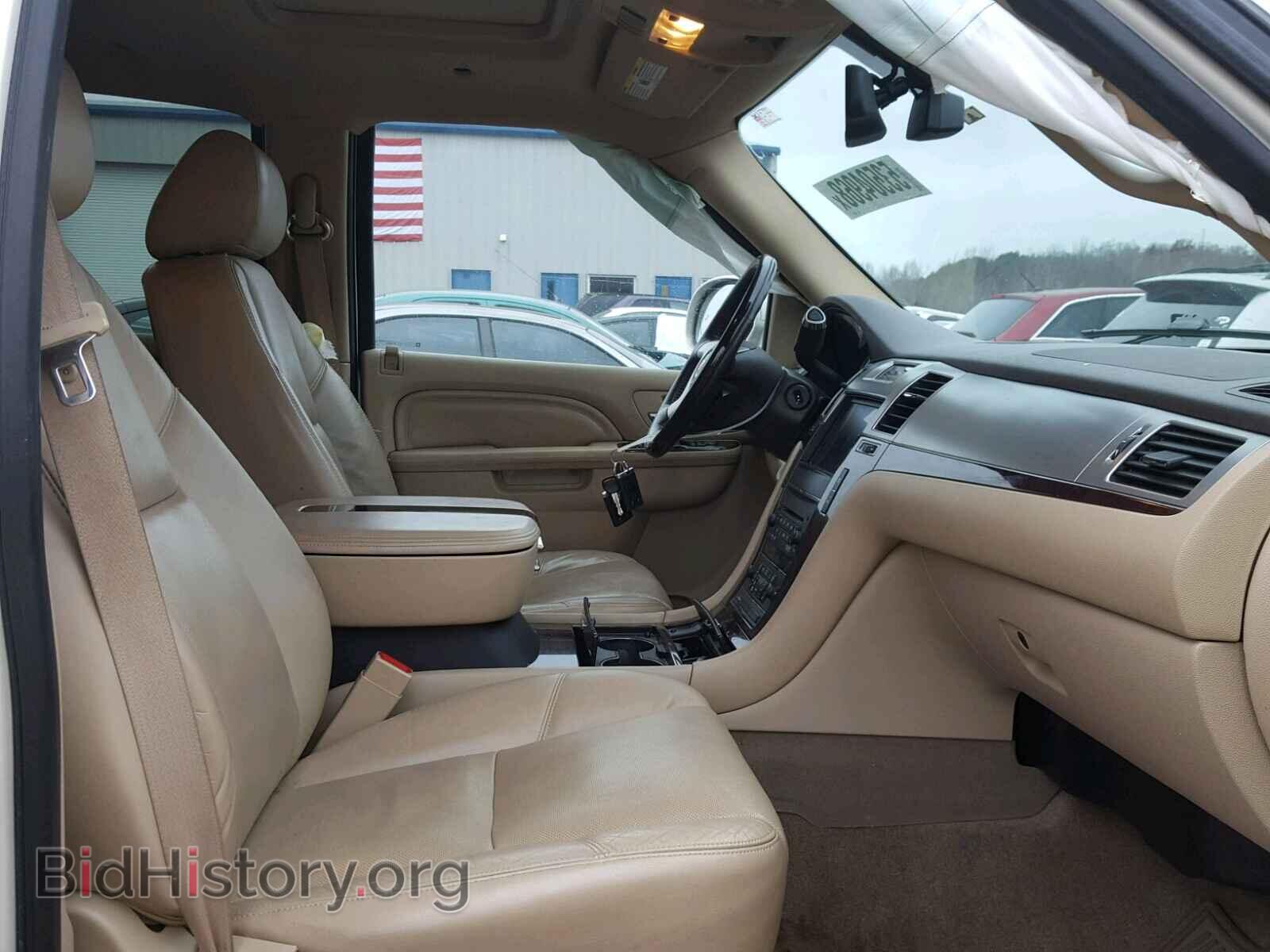 2011 CADILLAC ESCALADE L - VIN: 1GYS4BEF3BR160632 - Фото 5