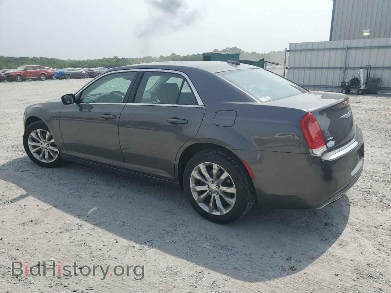 2015 CHRYSLER 300 - VIN: 2C3CCARG1FH781758 - Фото 2