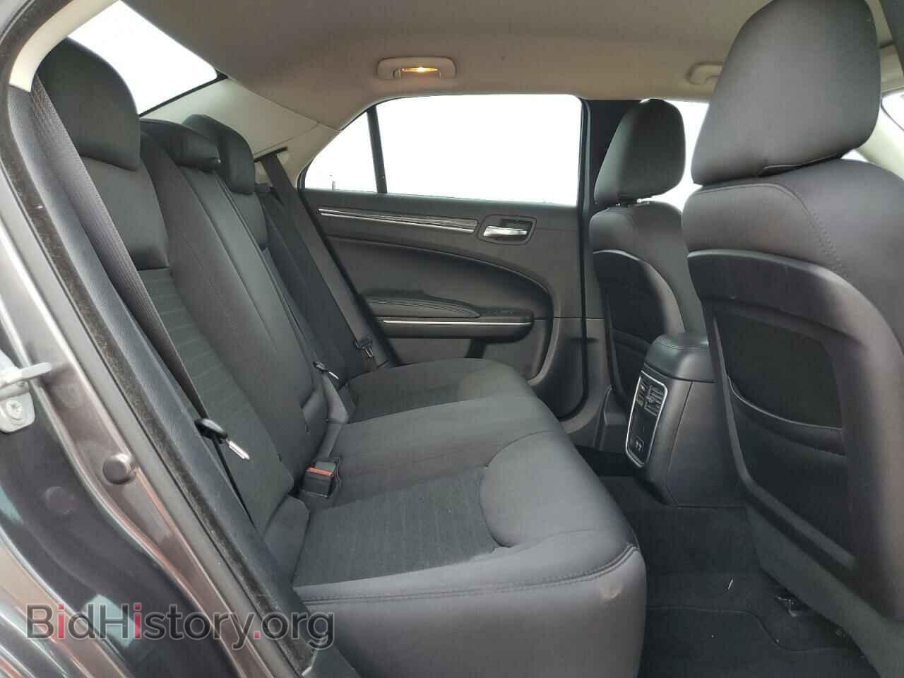 2019 CHRYSLER 300 - VIN: 2C3CCAAG0KH727129 - Фото 10