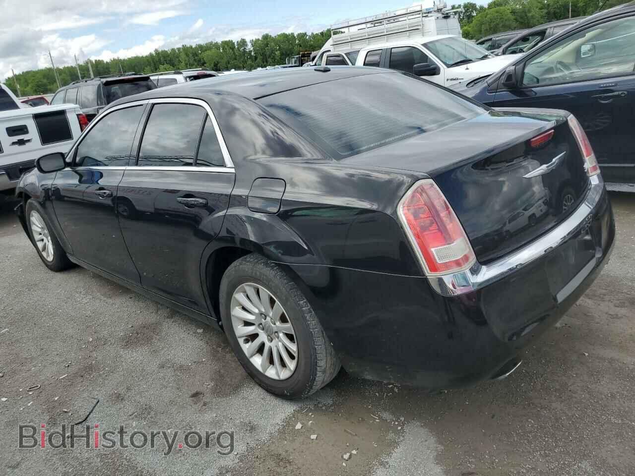 2013 CHRYSLER 300 - VIN: 2C3CCAAG5DH703010 - Фото 2