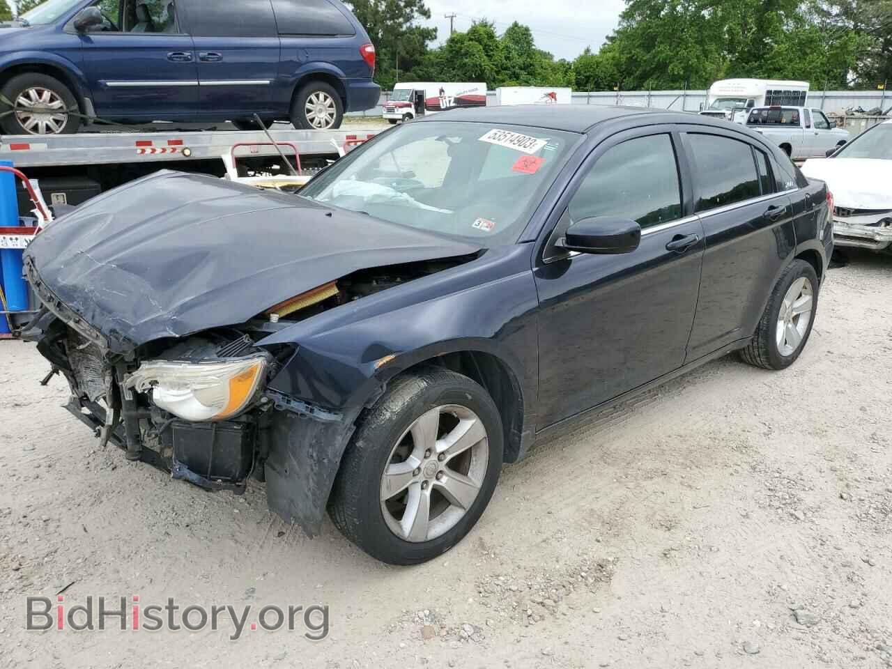 Photo 1C3BC1FBXBN592855 - CHRYSLER 200 2011