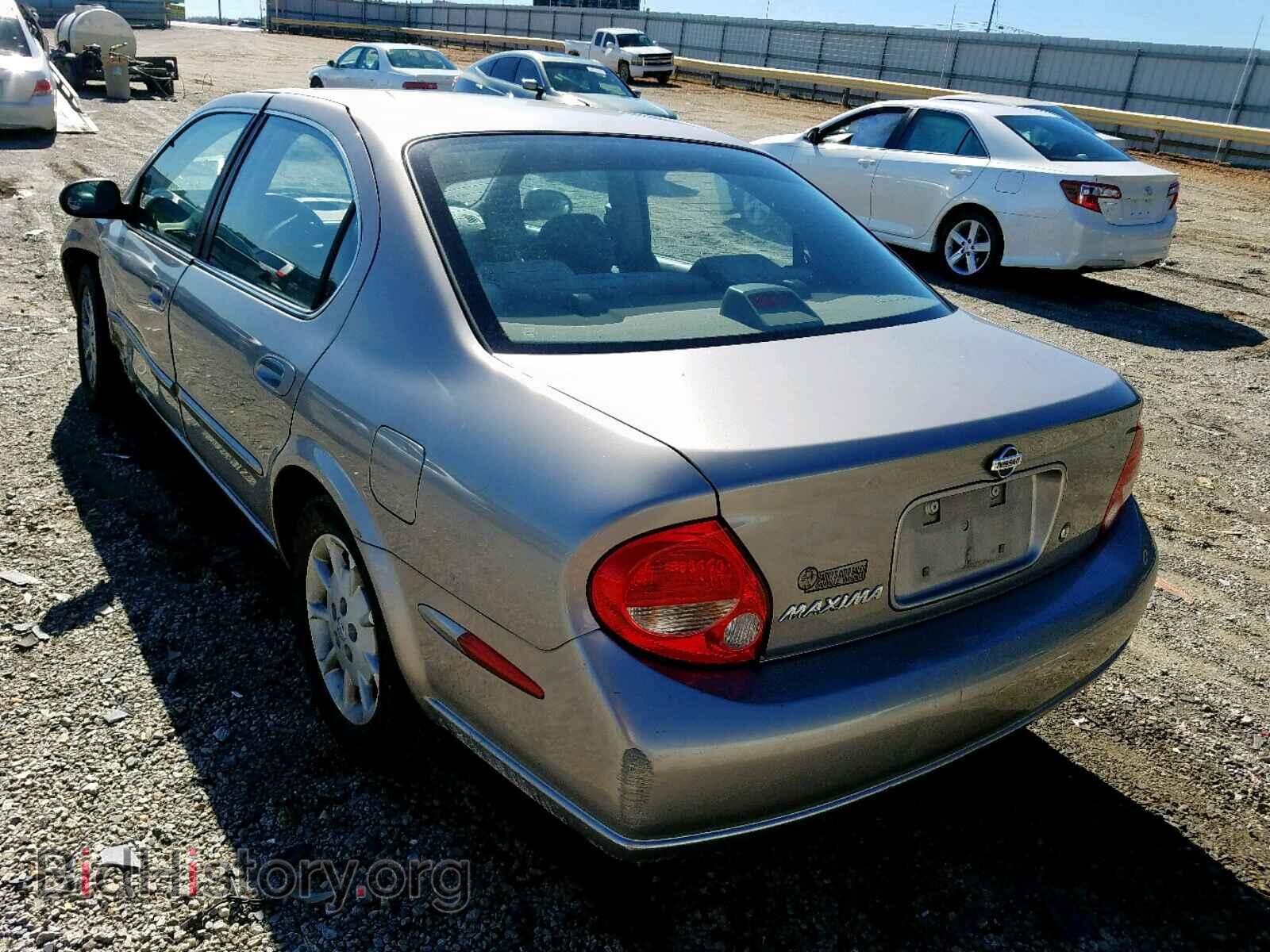 2000 NISSAN MAXIMA - VIN: JN1CA31D7YT744060 - Photo 3