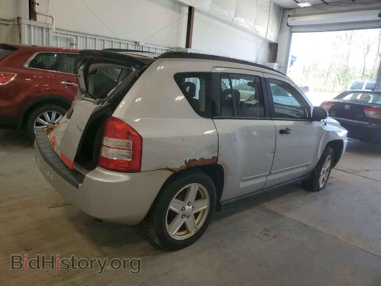 2008 JEEP COMPASS - VIN: 1J8FT47088D731934 - Фото 3