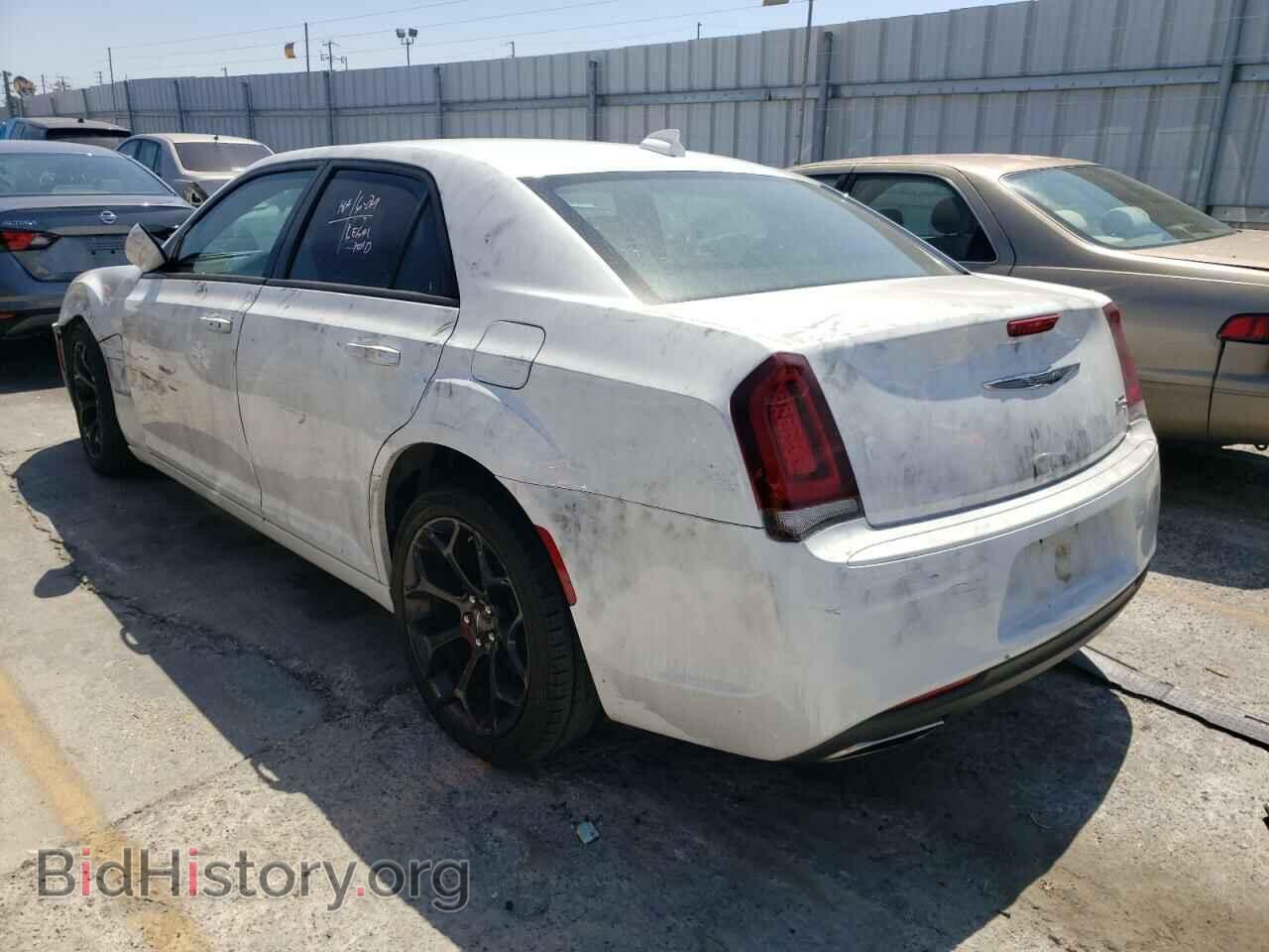 2019 CHRYSLER 300 - VIN: 2C3CCABG5KH562726 - Фото 3