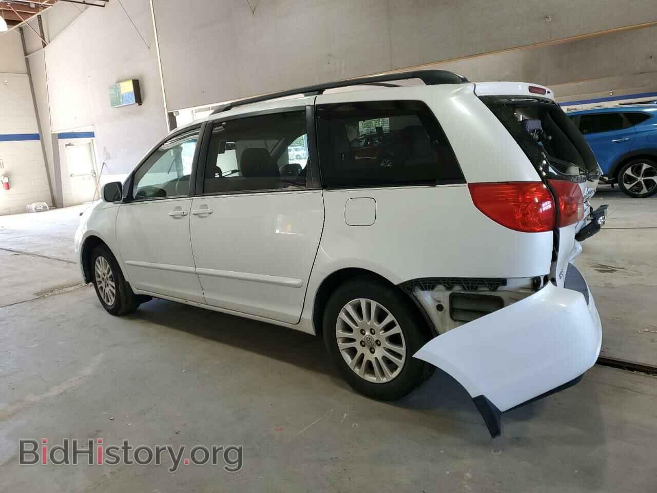 2010 TOYOTA All Models - VIN: 5TDYK4CC8AS334382 - Фото 2