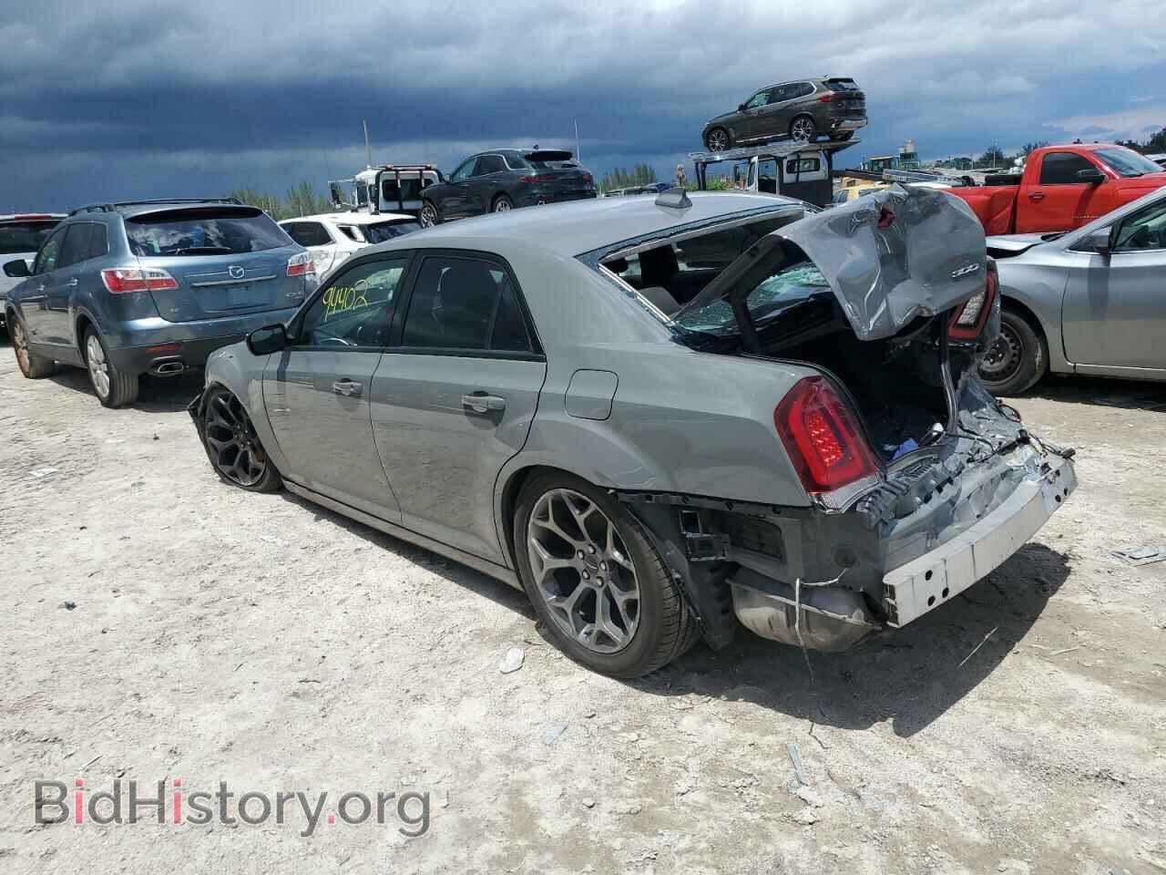 2019 CHRYSLER 300 - VIN: 2C3CCAAGXKH590572 - Фото 2