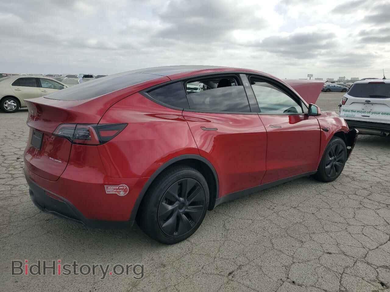 2024 TESLA MODEL Y - VIN: 7SAYGAEE2RF214126 - Photo 3