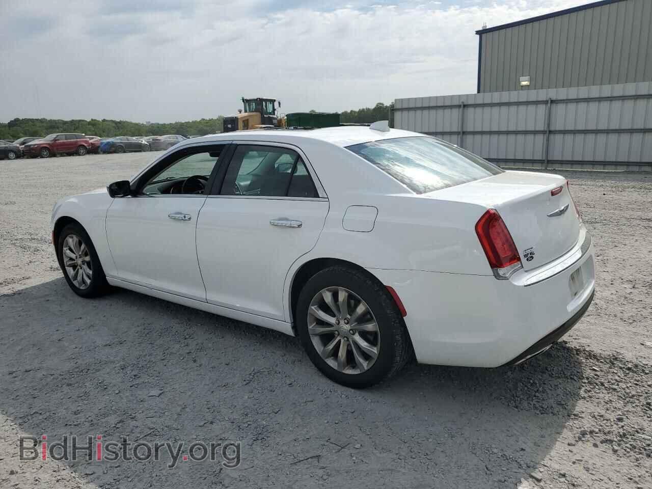2019 CHRYSLER 300 - VIN: 2C3CCAKG5KH534392 - Фото 2