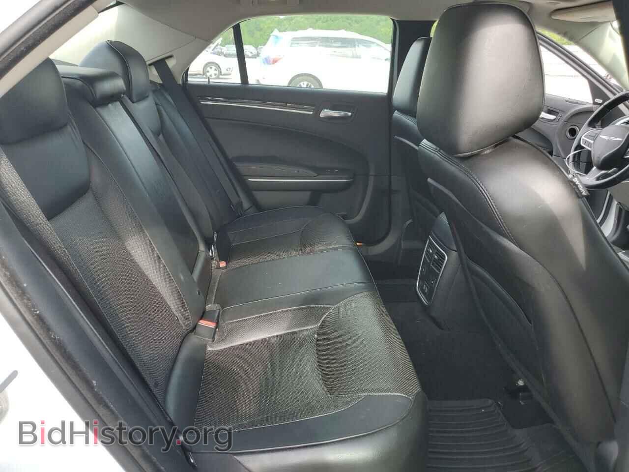 2019 CHRYSLER 300 - VIN: 2C3CCAKG5KH534392 - Фото 10