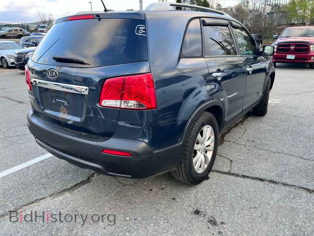 2011 KIA SORENTO - VIN: 5XYKTDA21BG096144 - Фото 4
