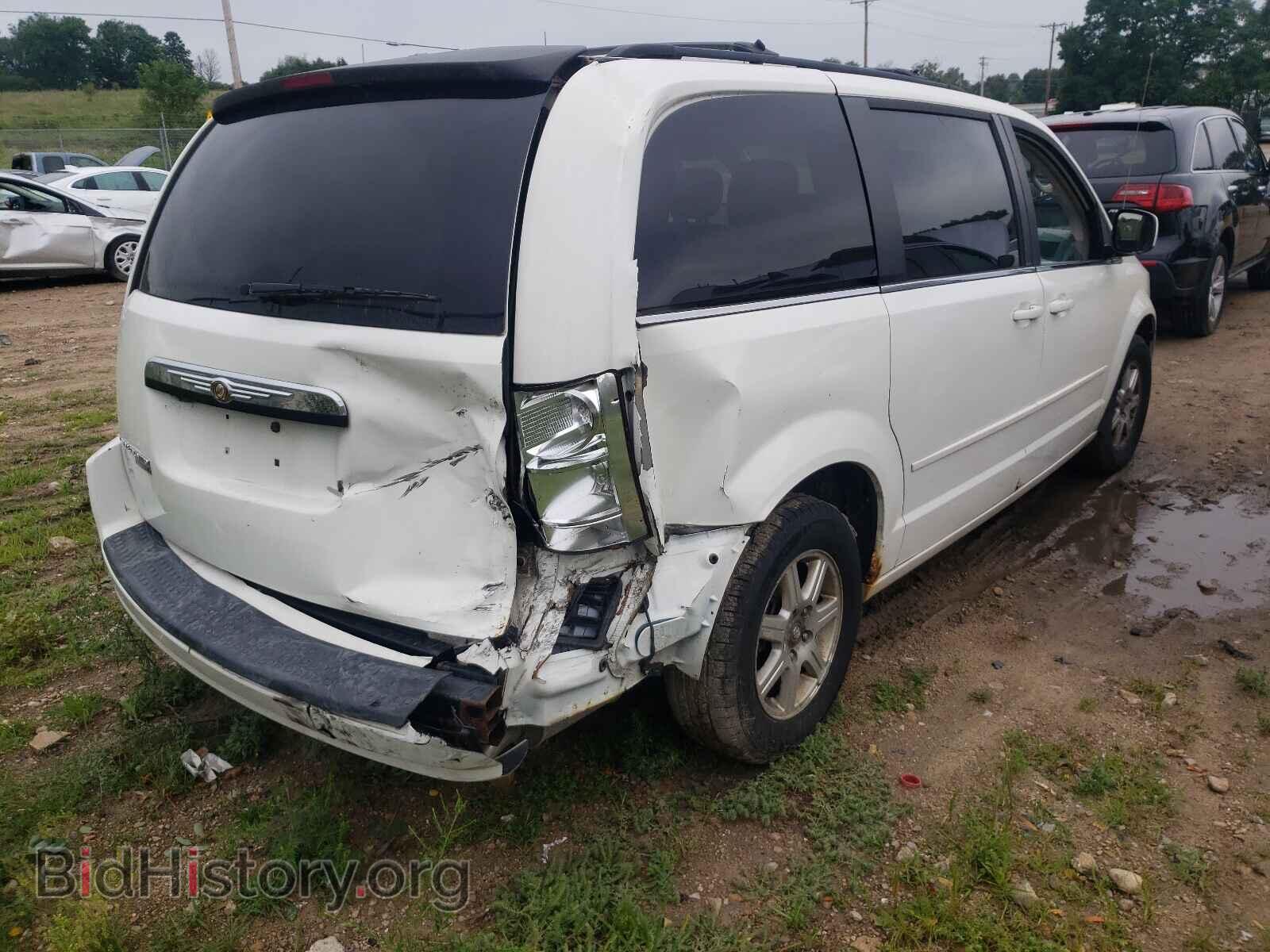 2008 CHRYSLER MINIVAN - VIN: 2A8HR54P88R679006 - Фото 4