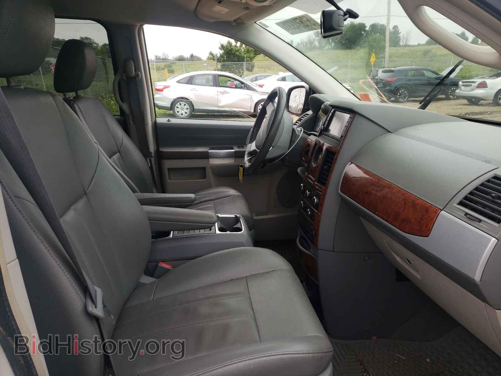 2008 CHRYSLER MINIVAN - VIN: 2A8HR54P88R679006 - Фото 5