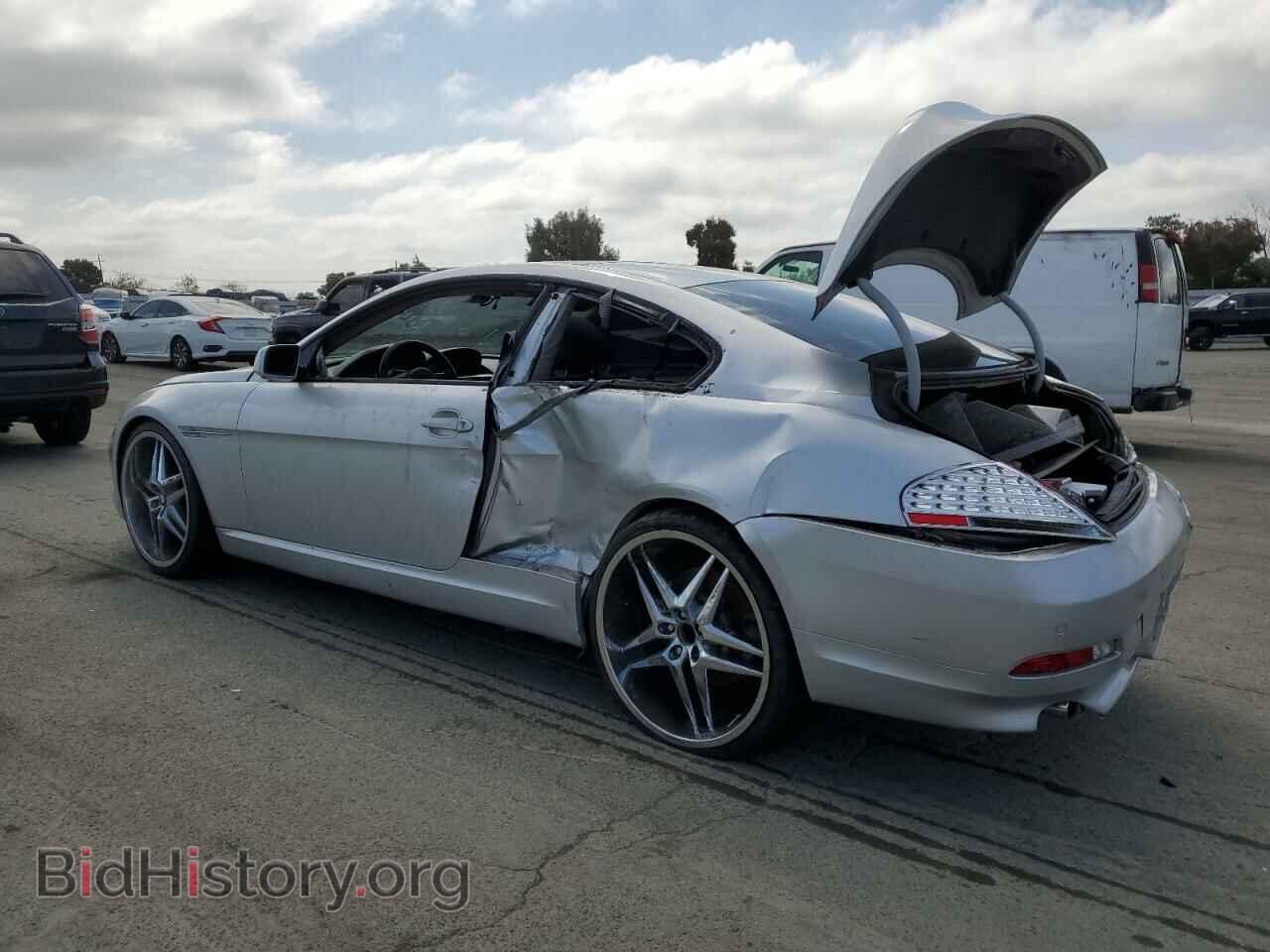 2005 BMW 6 SERIES - VIN: WBAEH73435B215810 - Фото 2