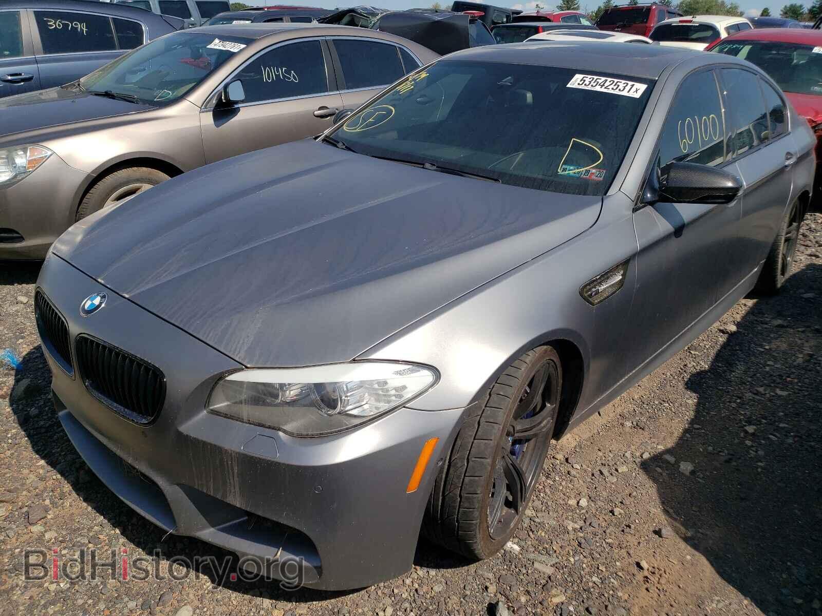2013 BMW M5 - VIN: WBSFV9C59DD096659 - Фото 2