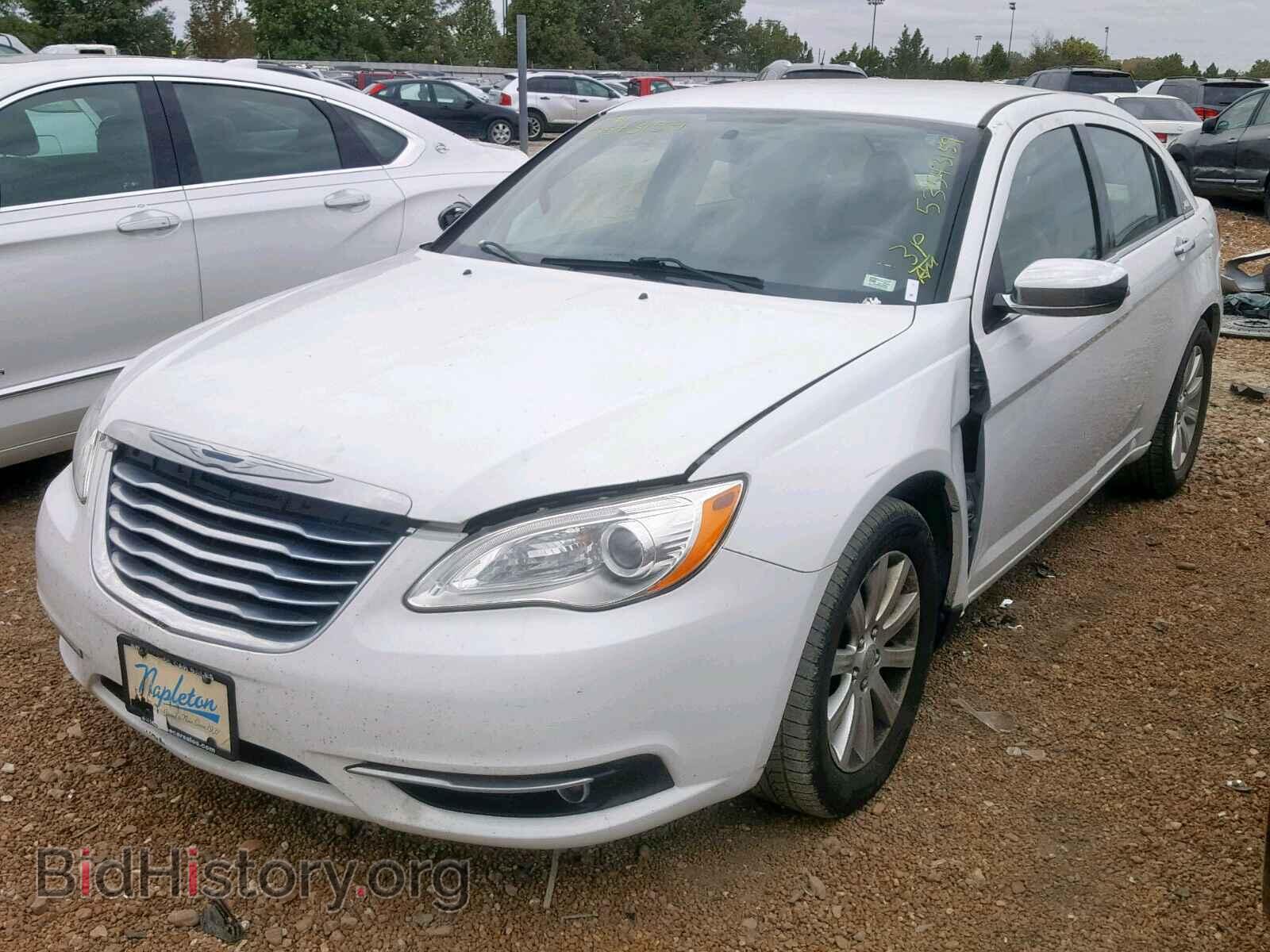 2013 CHRYSLER 200 - VIN: 1C3CCBCG5DN504405 - Фото 2