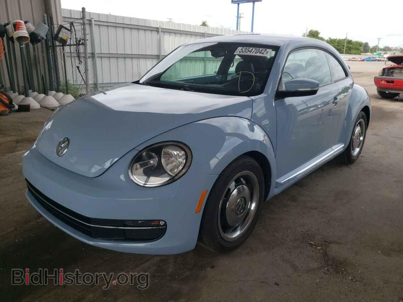 2013 VOLKSWAGEN BEETLE - VIN: 3VWJP7AT4DM643131 - Фото 2