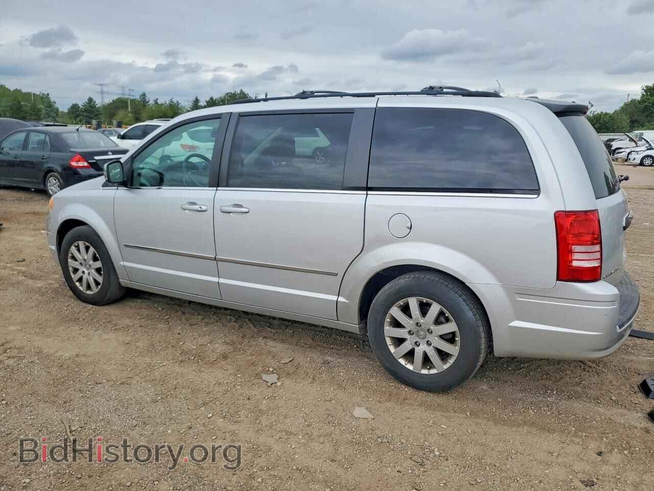 2010 CHRYSLER MINIVAN - VIN: 2A4RR8D10AR449856 - Photo 2
