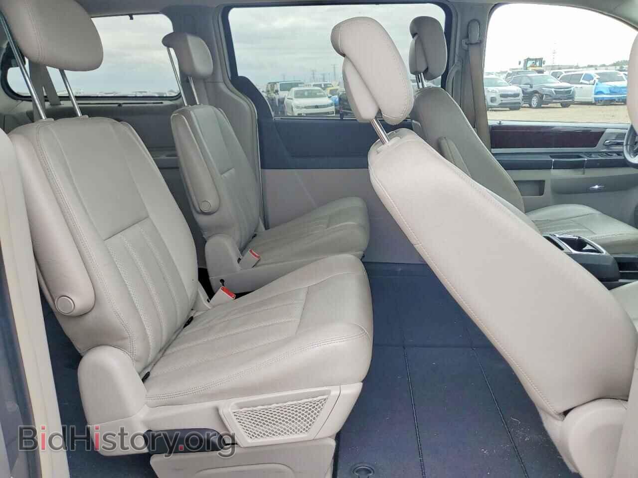 2010 CHRYSLER MINIVAN - VIN: 2A4RR8D10AR449856 - Photo 11