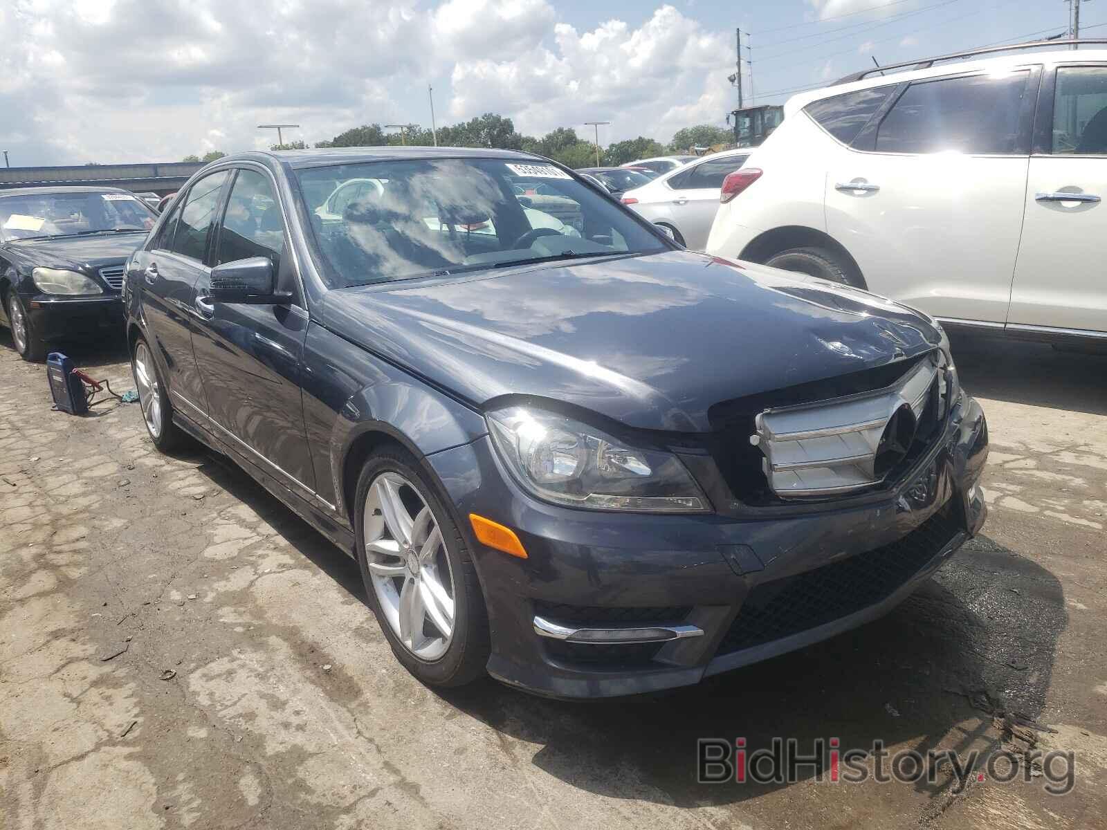 Photo WDDGF4HB4DA787082 - MERCEDES-BENZ C-CLASS 2013