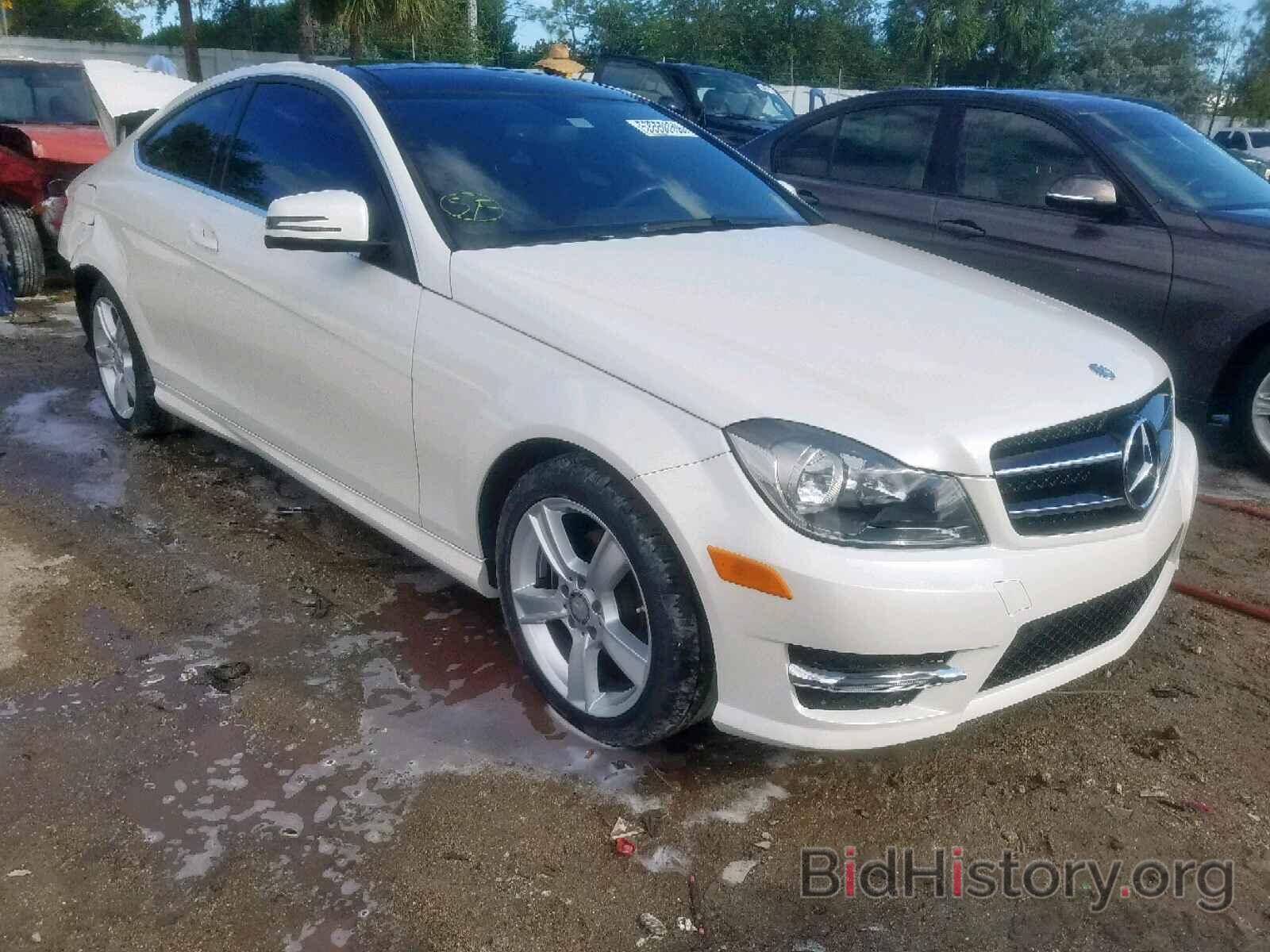 Photo WDDGJ4HB4EG167815 - MERCEDES-BENZ C CLASS 2014