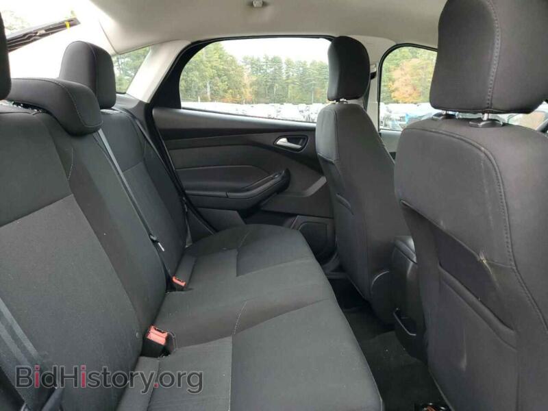 2017 Ford FOCUS (VIN 1FADP3FEXHL281032) — photo 10 of 13