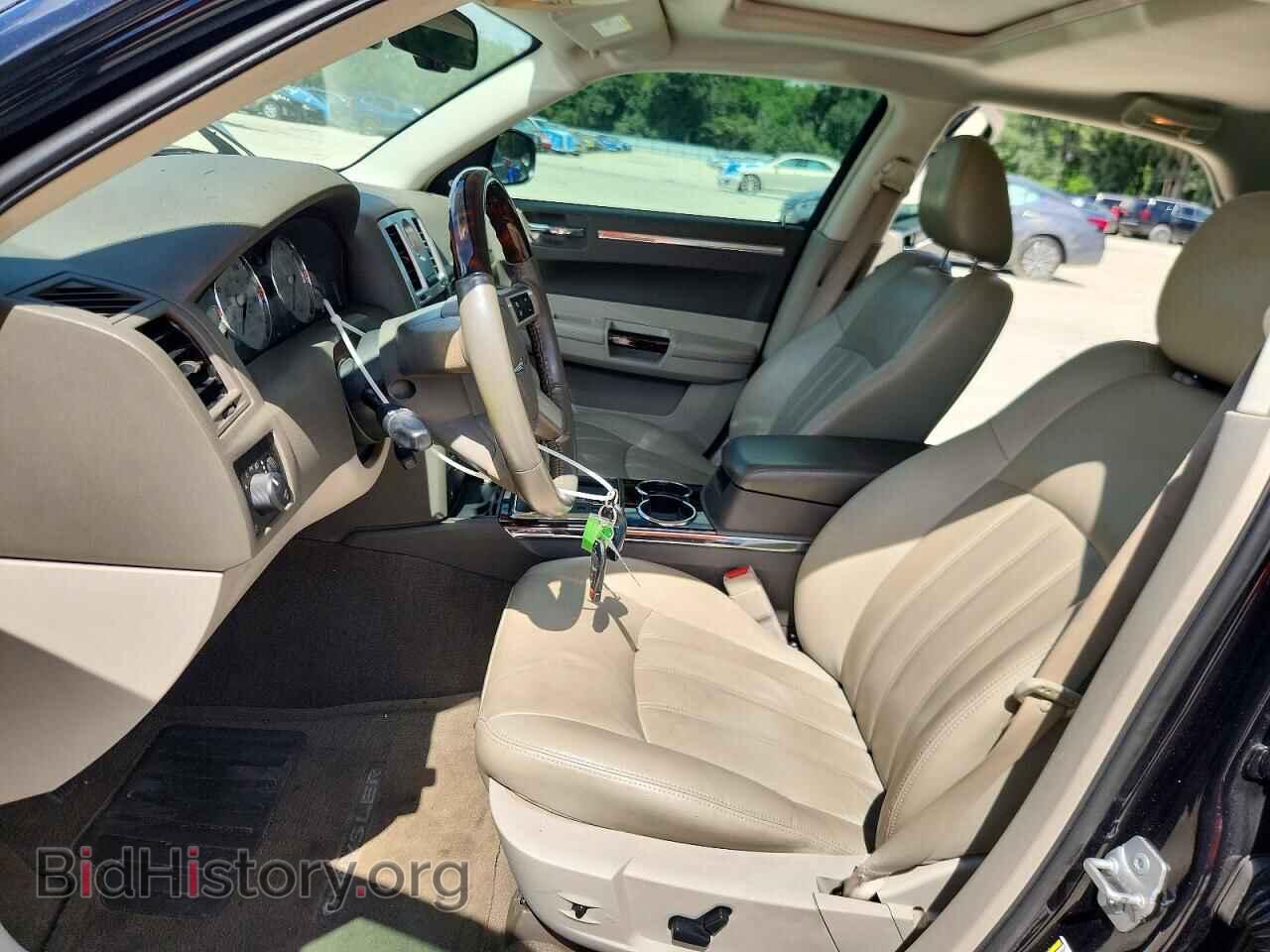 2009 CHRYSLER 300 - VIN: 2C3KA63TX9H565643 - Фото 7