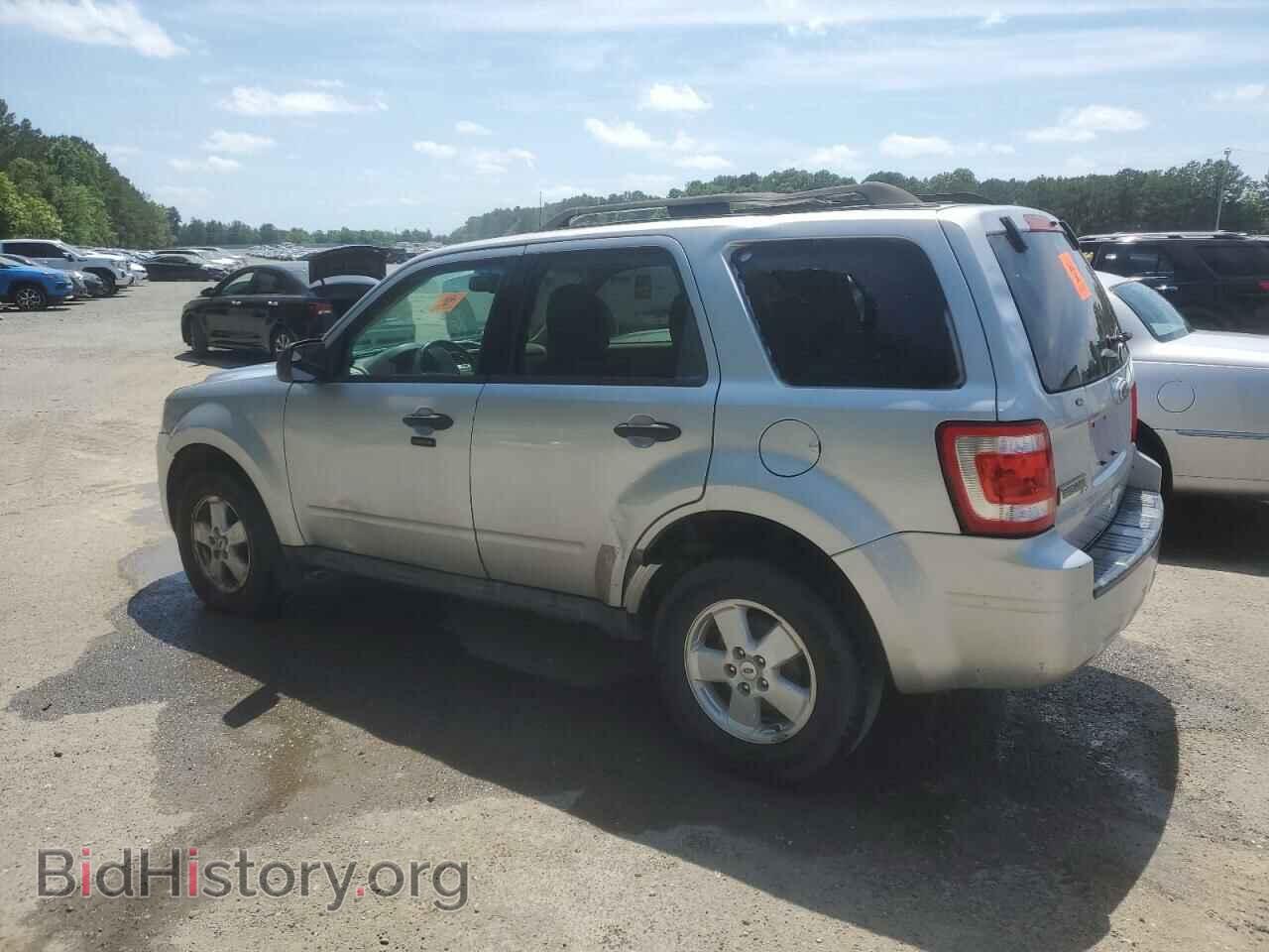 2011 FORD ESCAPE - VIN: 1FMCU0D77BKB43975 - Фото 2