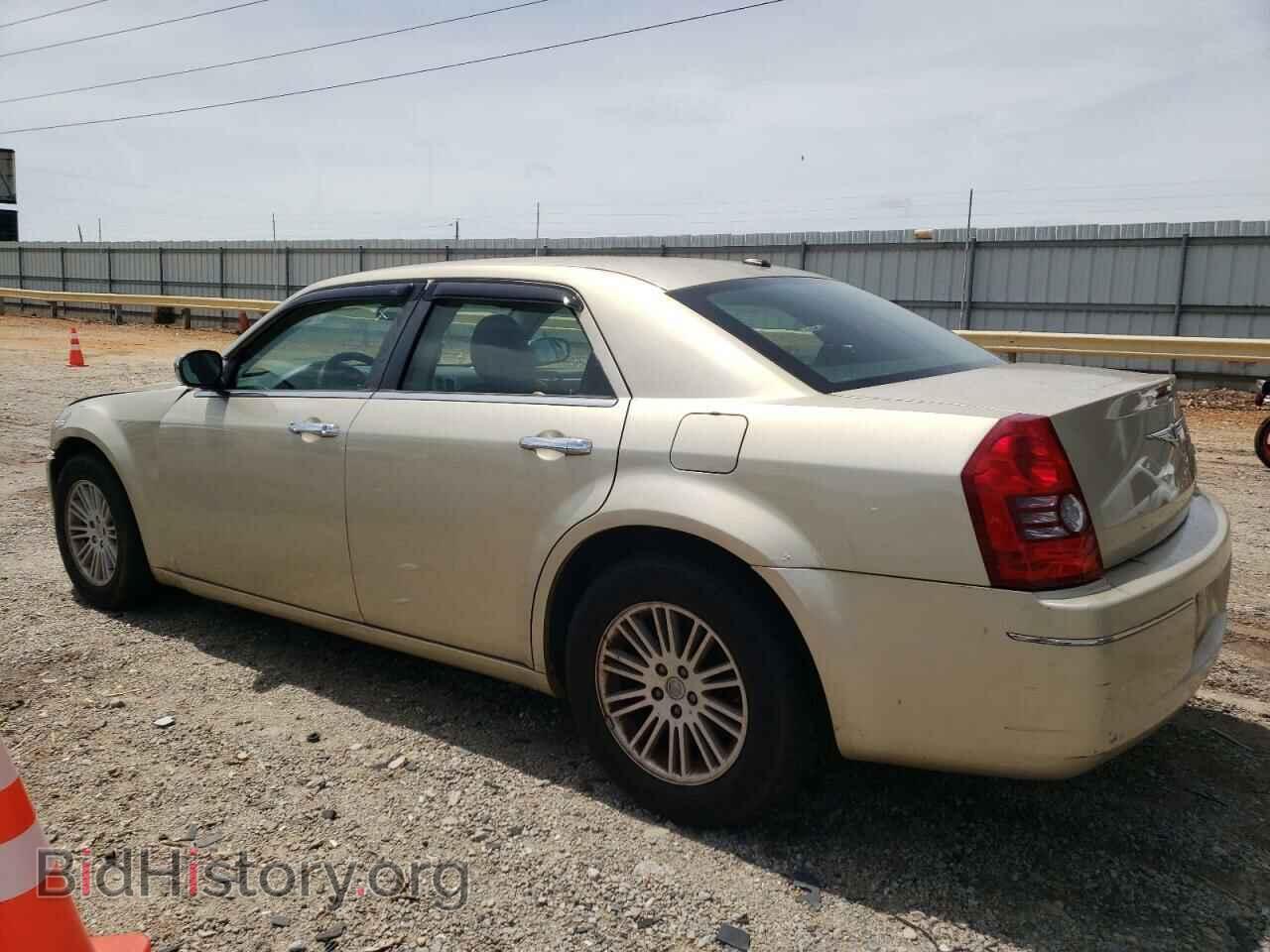 2010 CHRYSLER 300 - VIN: 2C3CA5CV6AH155281 - Фото 2