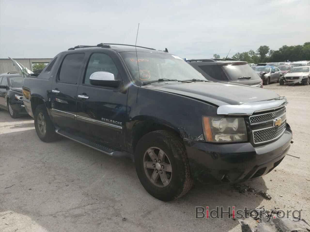 Photo 3GNVKGE05AG158842 - CHEVROLET AVALANCHE 2010