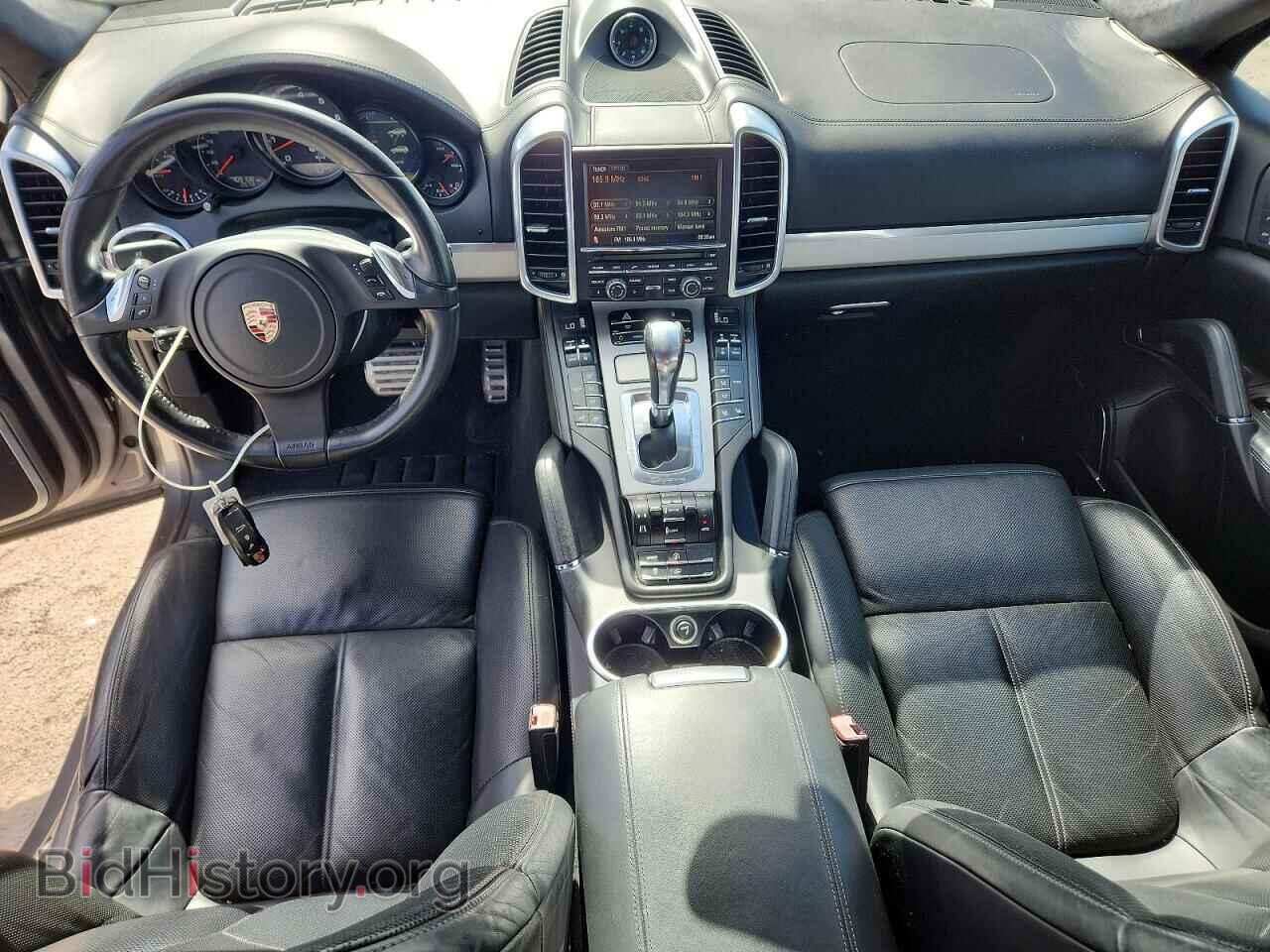 2011 PORSCHE CAYENNE - VIN: WP1AC2A21BLA82036 - Photo 8