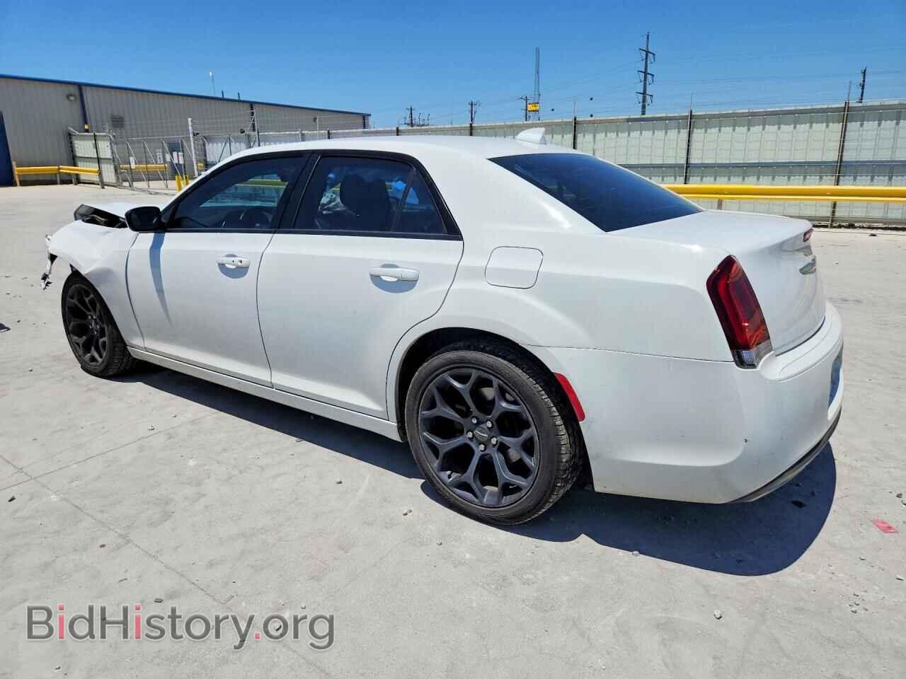 2019 CHRYSLER 300 - VIN: 2C3CCAAG7KH614147 - Photo 2