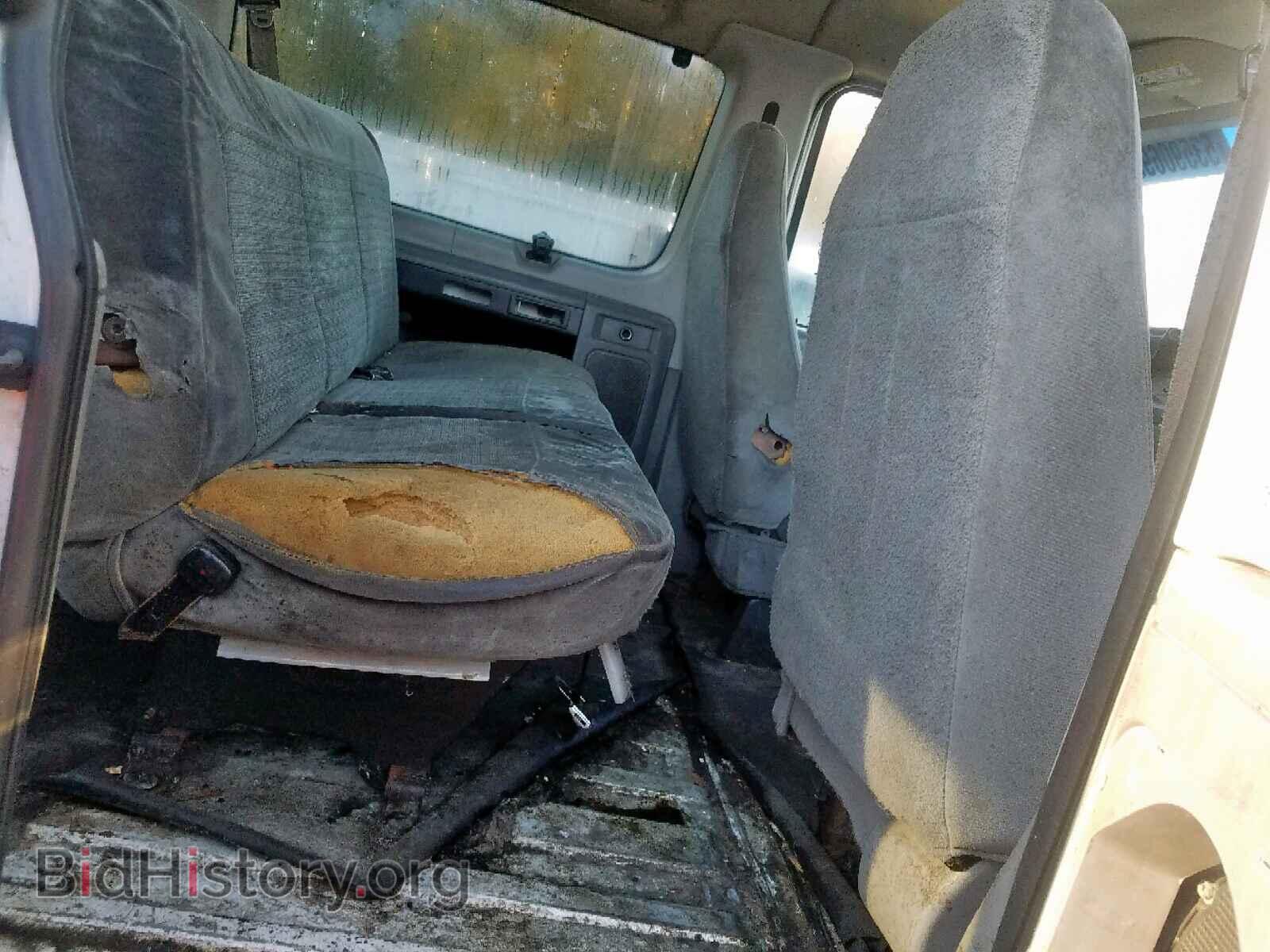 2005 FORD ECONOLINE - VIN: 1FBSS31LX5HB29552 - Фото 6