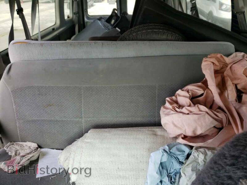 2006 Ford ECONOLINE (VIN 1FBSS31L06DA77597) — photo 10 of 13