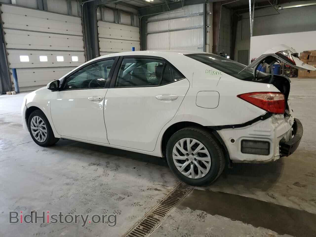 2018 TOYOTA COROLLA - VIN: 5YFBURHE2JP854481 - Фото 2
