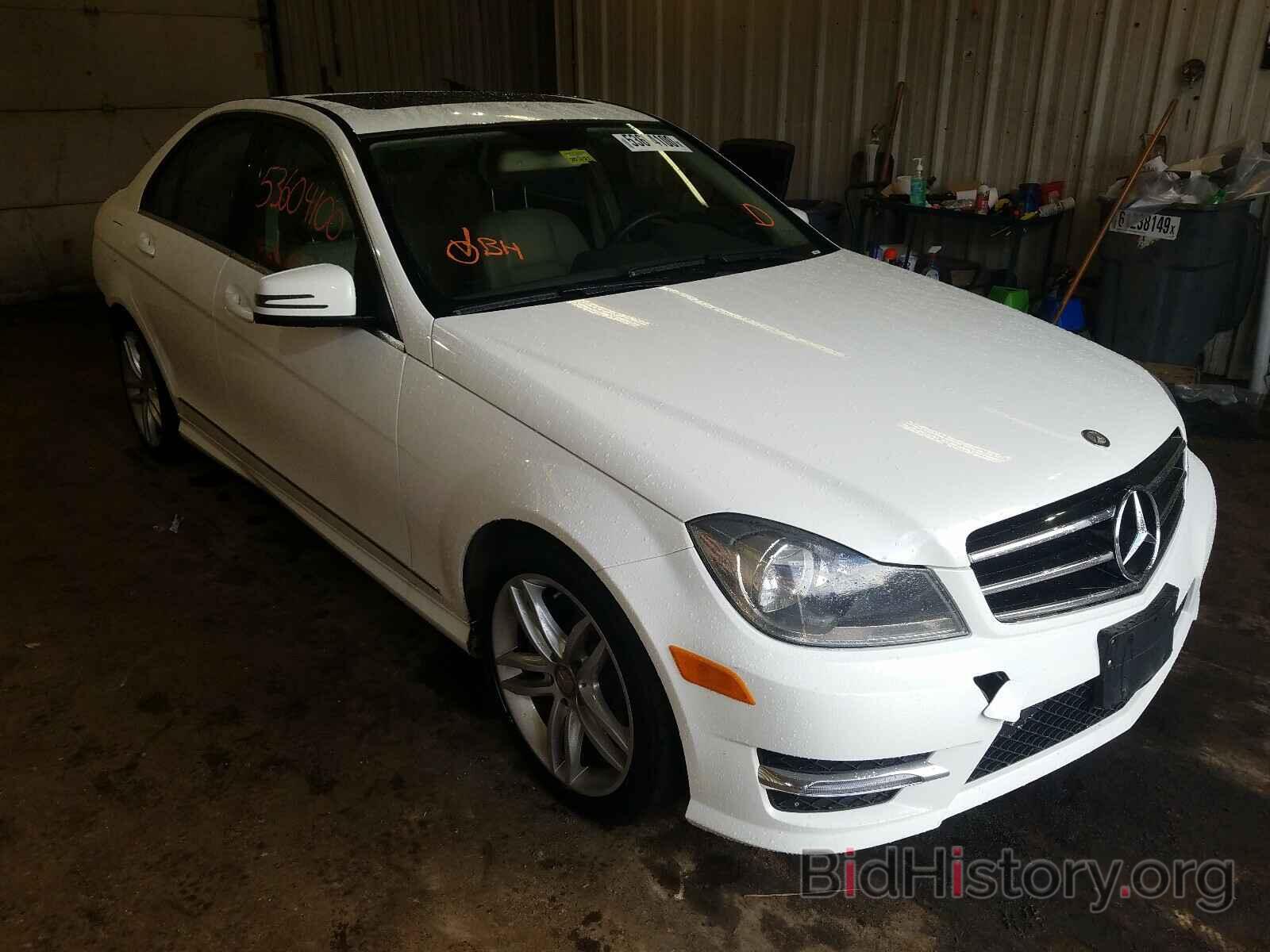 Photo WDDGF8AB7EG205945 - MERCEDES-BENZ C CLASS 2014