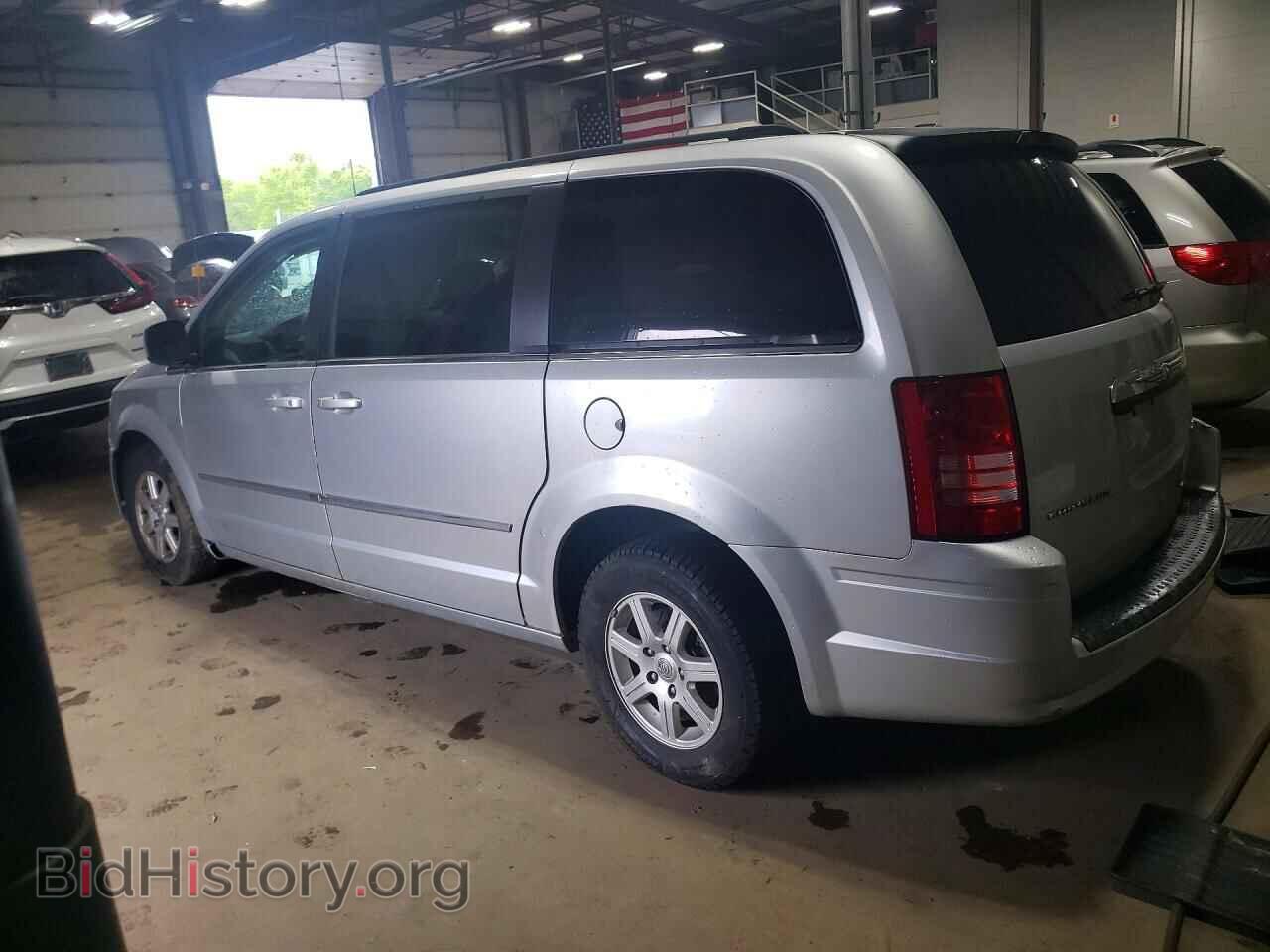 2010 CHRYSLER MINIVAN - VIN: 2A4RR8D17AR422847 - Фото 2