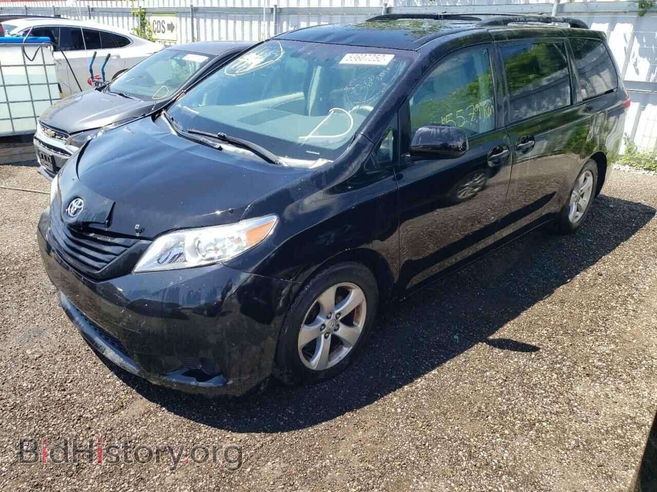 2013 TOYOTA SIENNA - VIN: 5TDZK3DC8DS320497 - Фото 2
