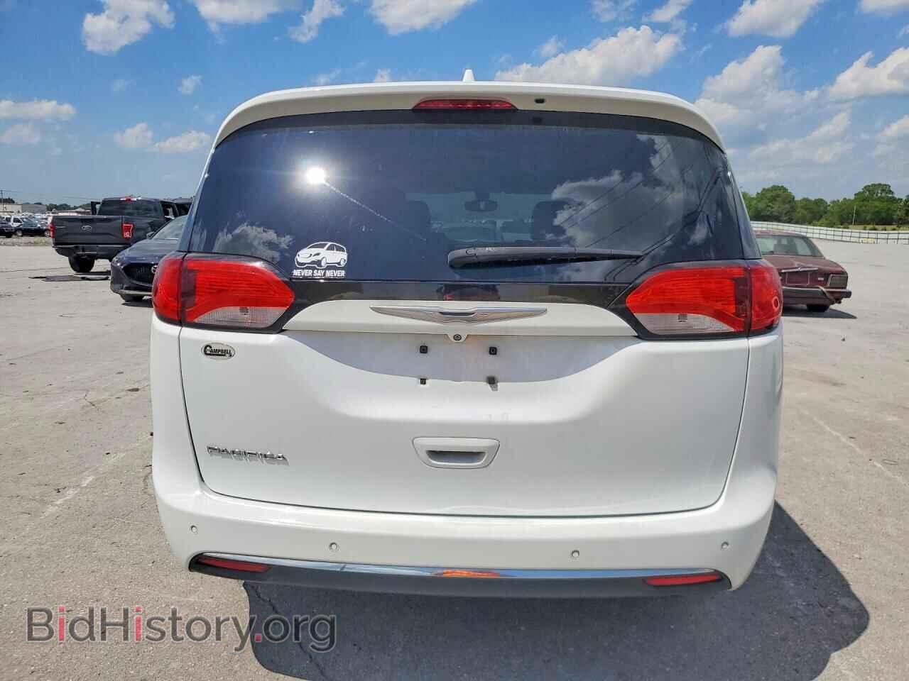 2017 CHRYSLER All Models - VIN: 2C4RC1BG7HR795807 - Photo 6