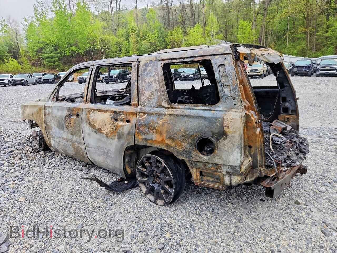 2017 GMC YUKON - VIN: 1GKS2CKJ9HR224924 - Photo 2
