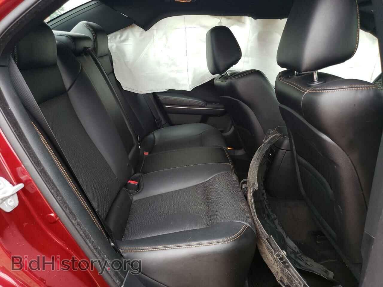 2018 CHRYSLER 300 - VIN: 2C3CCABG3JH285797 - Photo 10