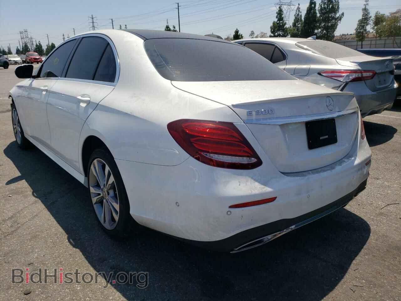 2018 MERCEDES-BENZ E-CLASS - VIN: WDDZF4JB3JA339978 - Фото 3