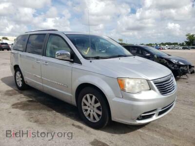 2011 Chrysler MINIVAN Town & COU, серебристый — VIN 2A4RR8DG4BR607914, Copart