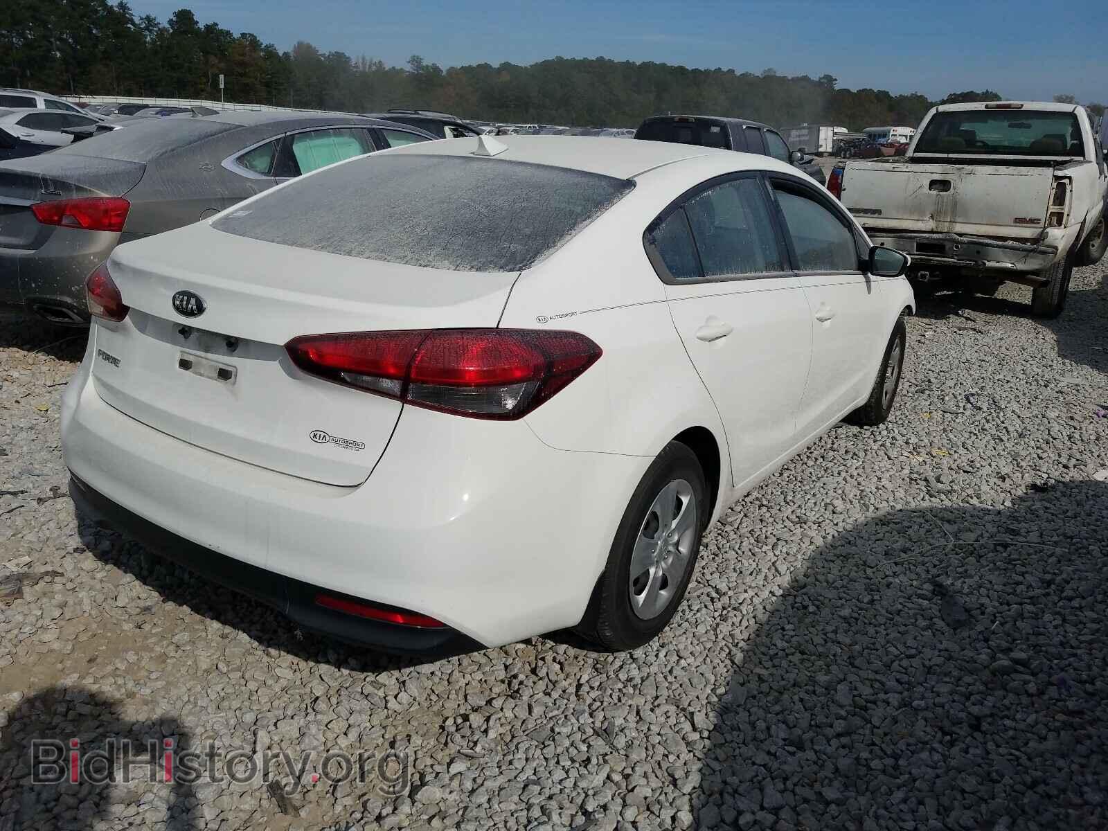 2017 KIA FORTE - VIN: 3KPFK4A79HE061776 - Фото 4