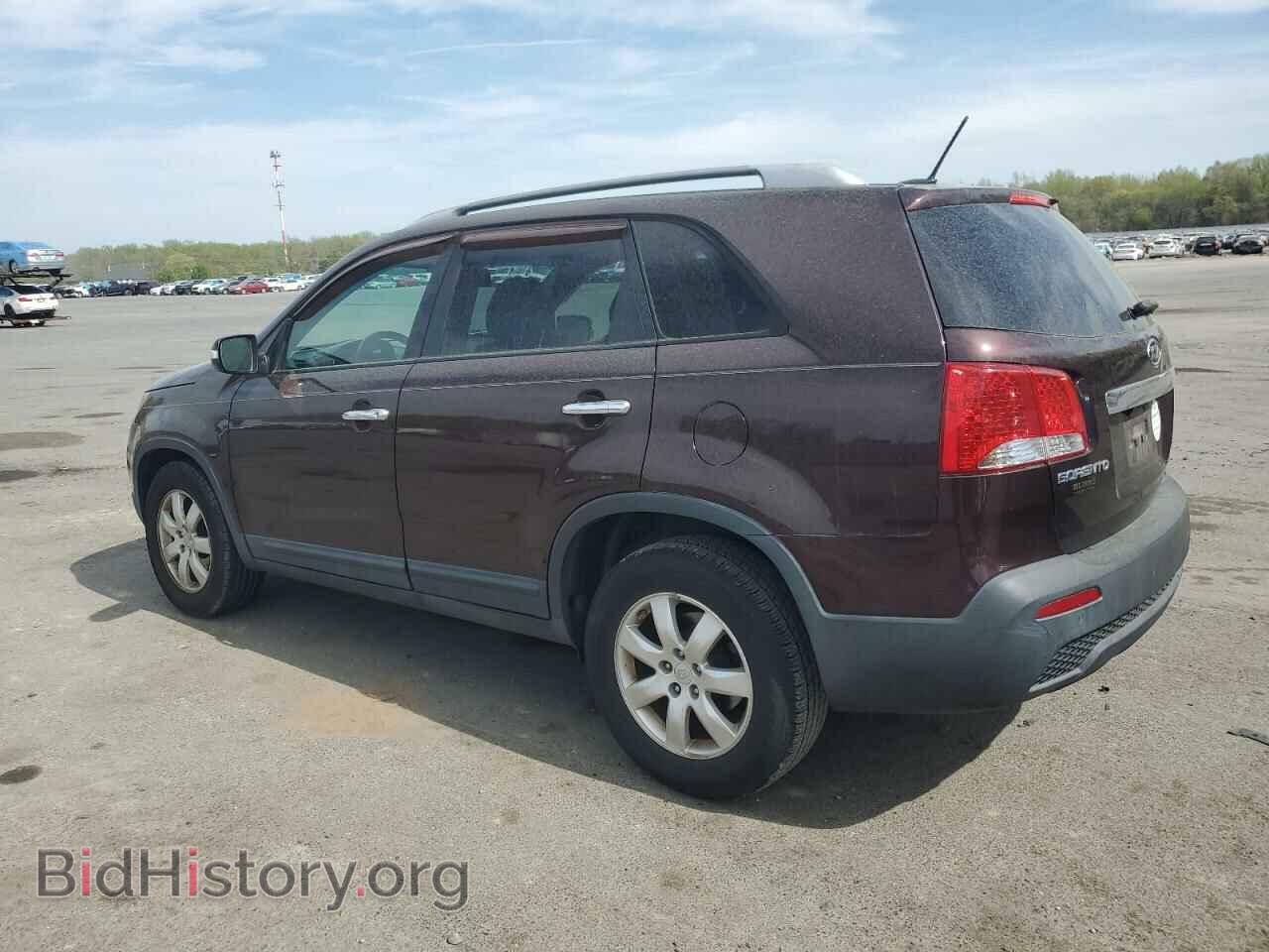 2011 KIA SORENTO - VIN: 5XYKT3A10BG102730 - Фото 2